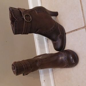 Dark brown short boots
